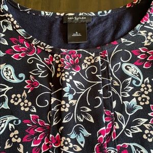 Women’s Size Small Ann Taylor Floral & Navy Shirt